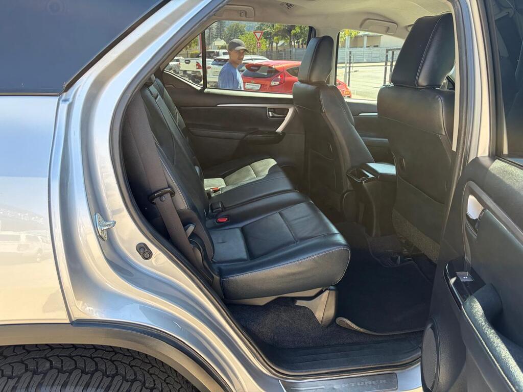 TOYOTA FORTUNER FORTUNER 2.4GD-6 R/B A/T - 9