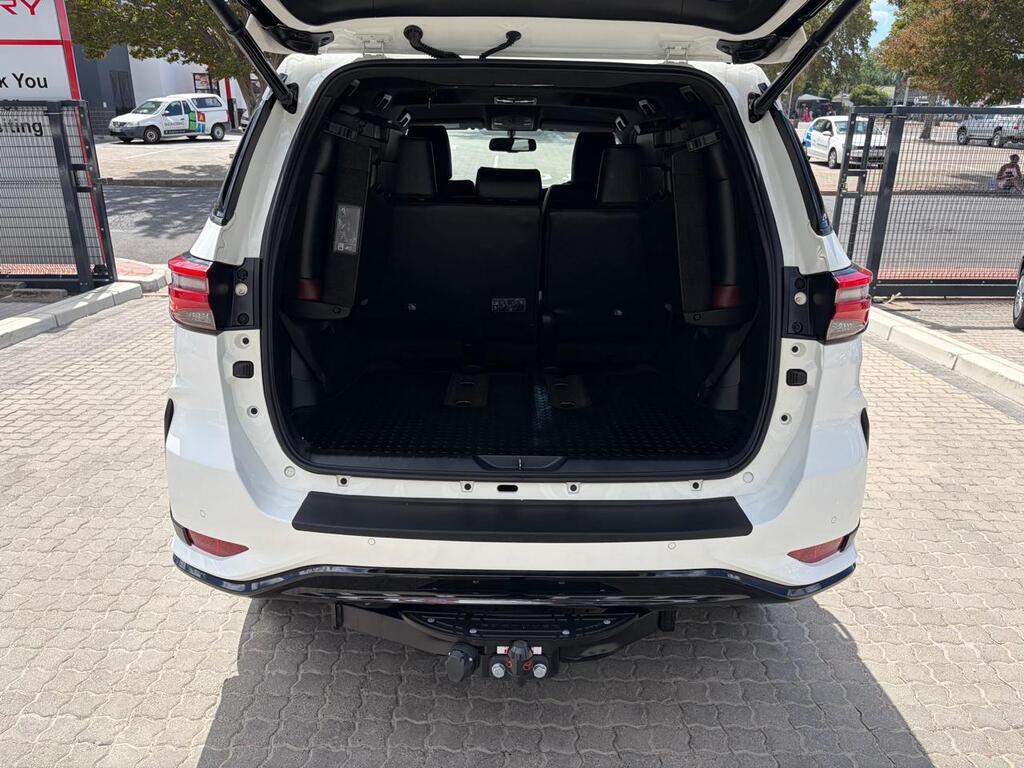 TOYOTA FORTUNER FORTUNER 2.8GD-6 4X4 A/T - 12