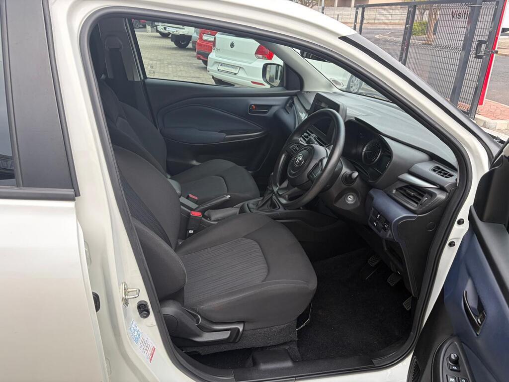 TOYOTA STARLET STARLET 1.5 Xs - 10