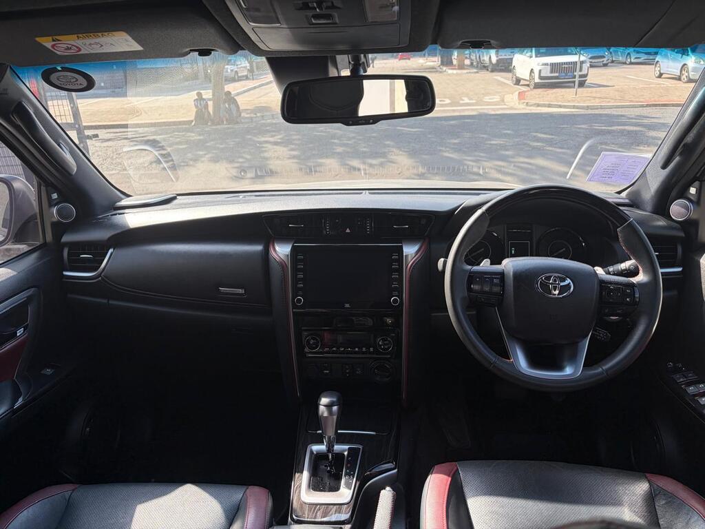 TOYOTA FORTUNER FORTUNER 2.8 GD-6 4X4 VX A/T - 10