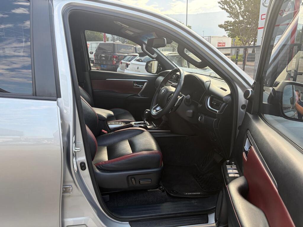 TOYOTA FORTUNER FORTUNER 2.8 GD-6 4X4 VX A/T - 11