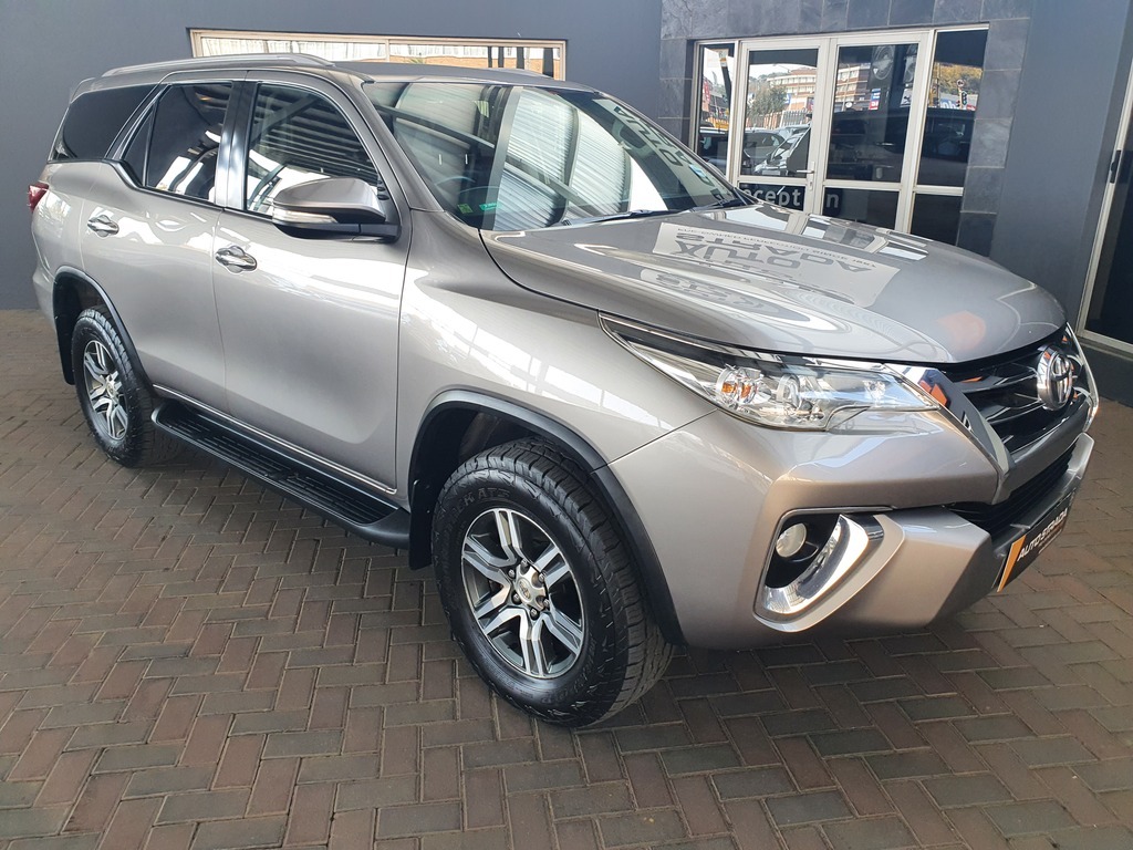 Toyota Fortuner IV 2.4 GD-6 Raised Body