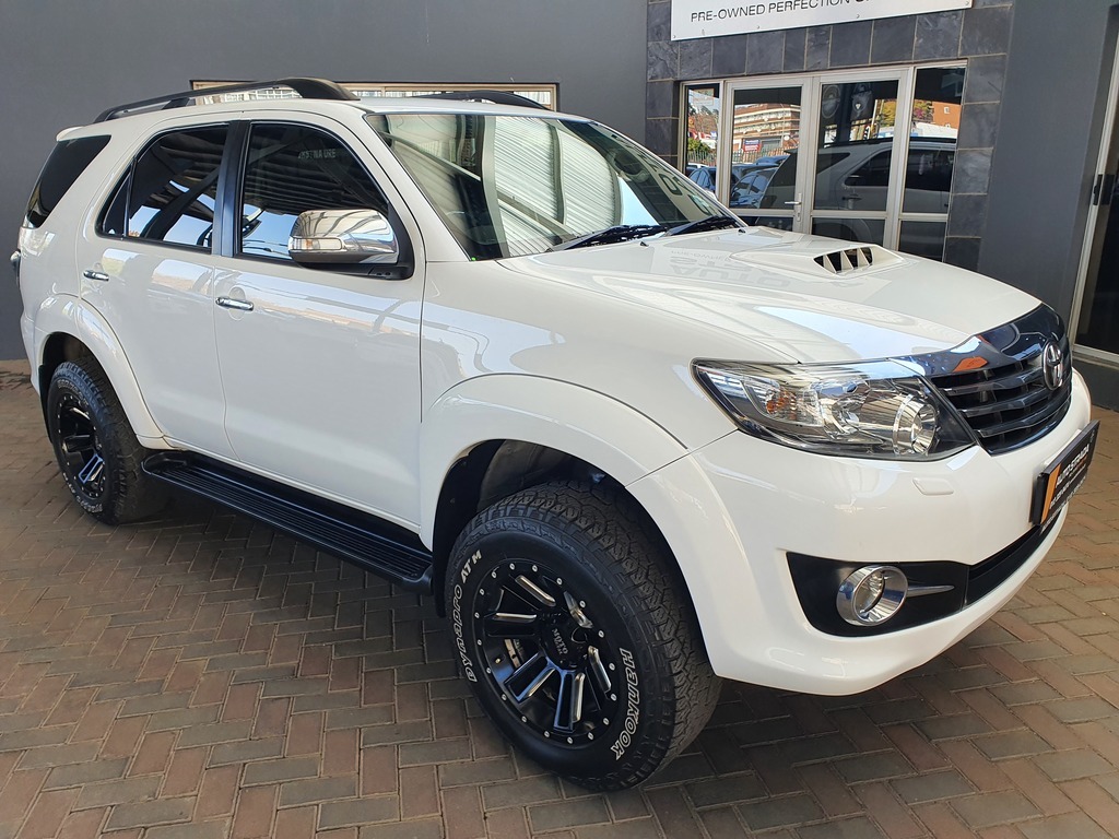 Toyota Fortuner III 3.0 D-4D Raised Body Auto