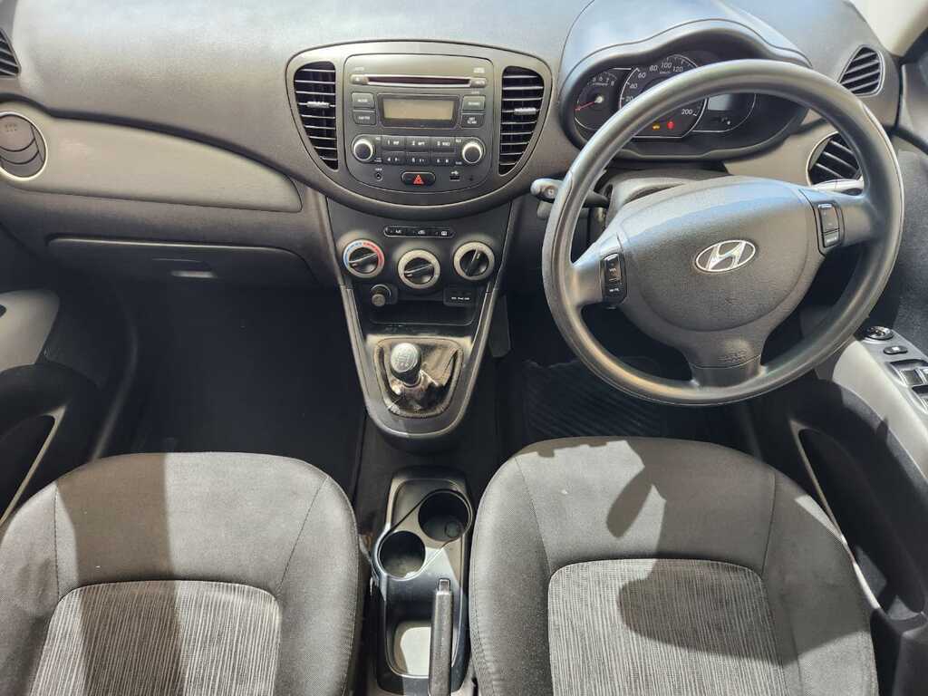 HYUNDAI i10 - Image 10