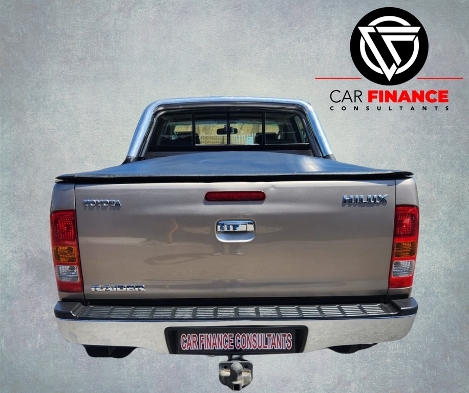 TOYOTA HILUX - Image 8