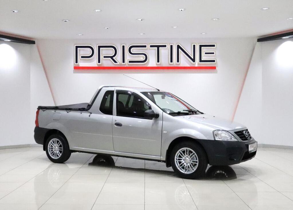 NISSAN NP200