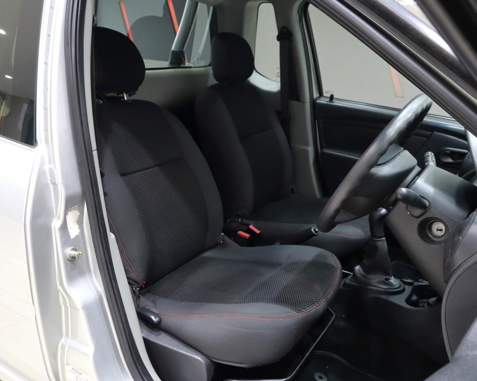NISSAN NP200 - Image 11