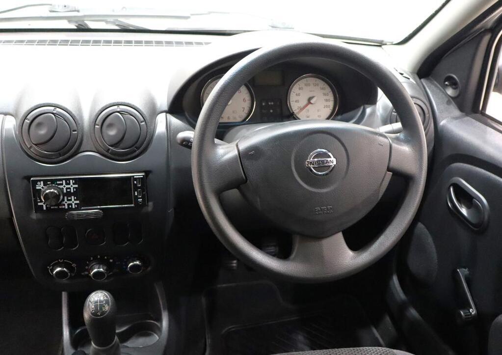 NISSAN NP200 - Image 14