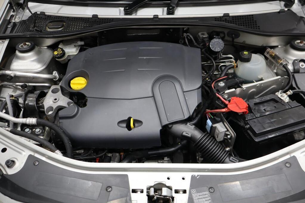 NISSAN NP200 - Image 16