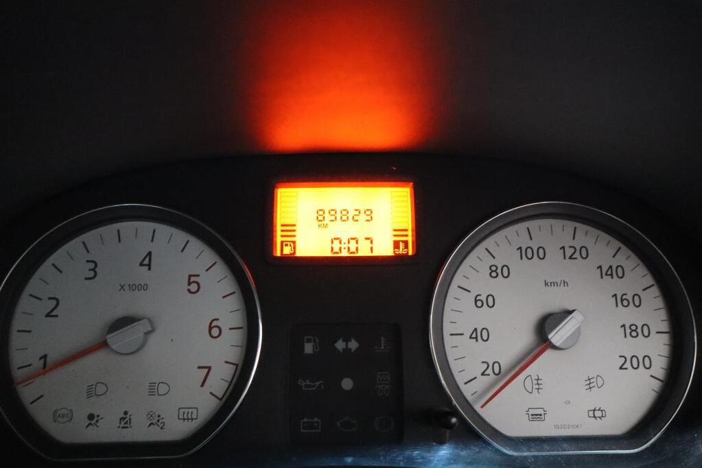 NISSAN NP200 - Image 8