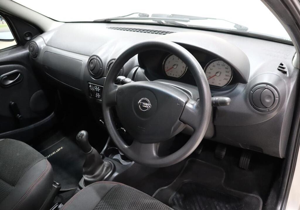NISSAN NP200 - Image 9