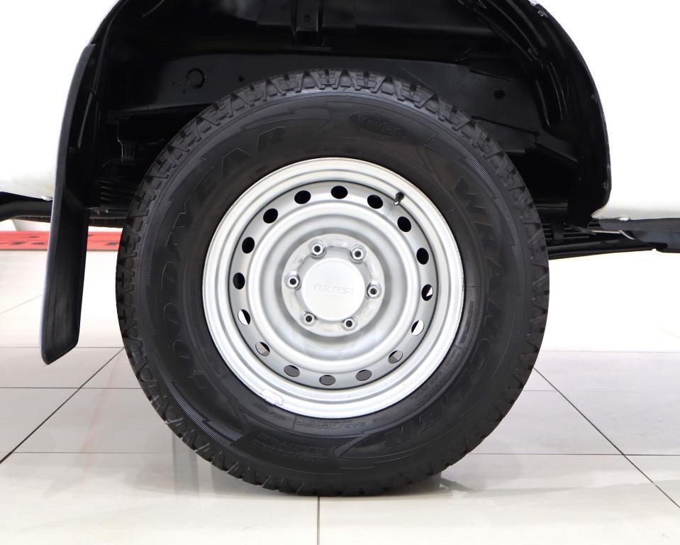 ISUZU D-MAX - Image 6