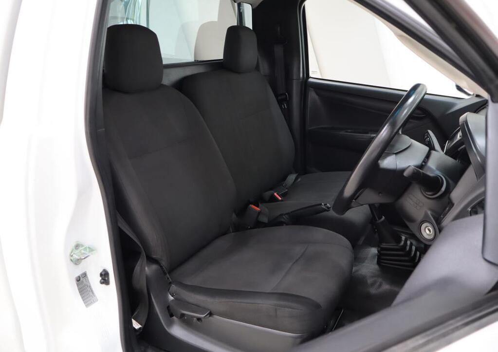 ISUZU D-MAX - Image 11