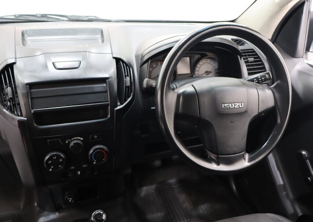 ISUZU D-MAX - Image 14