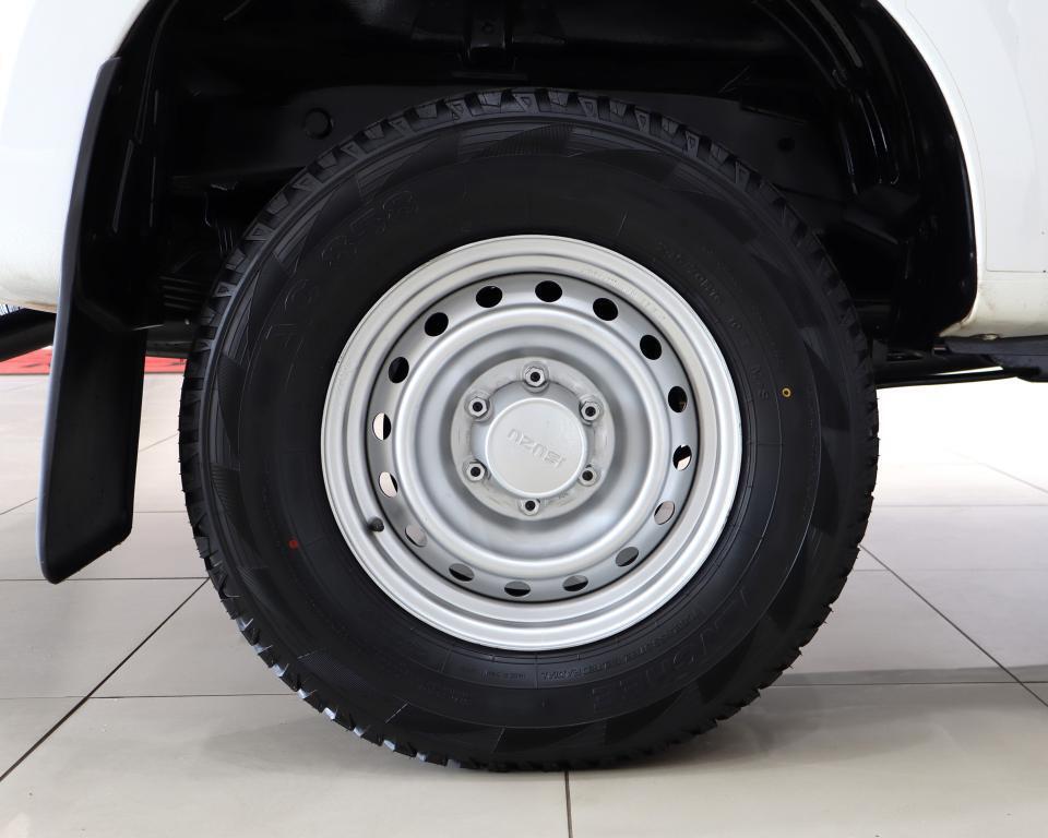 ISUZU D-MAX - Image 6