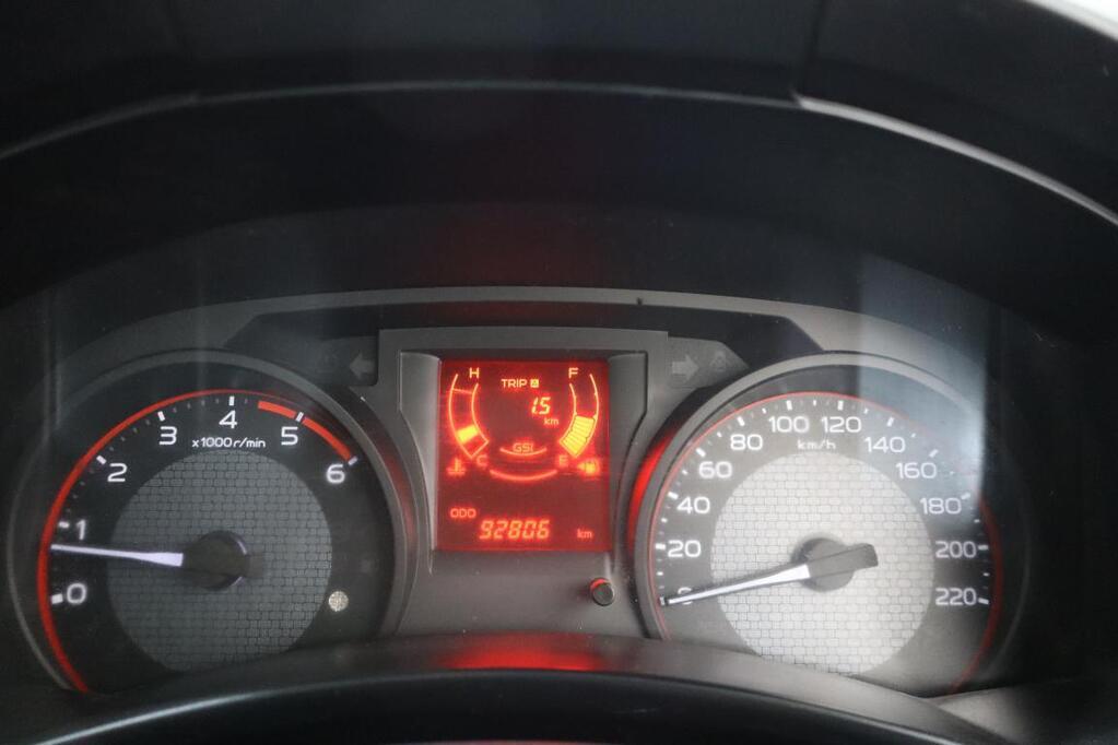 ISUZU D-MAX - Image 8