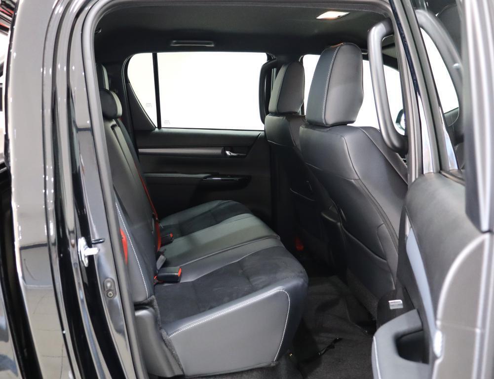 TOYOTA HILUX - Image 13