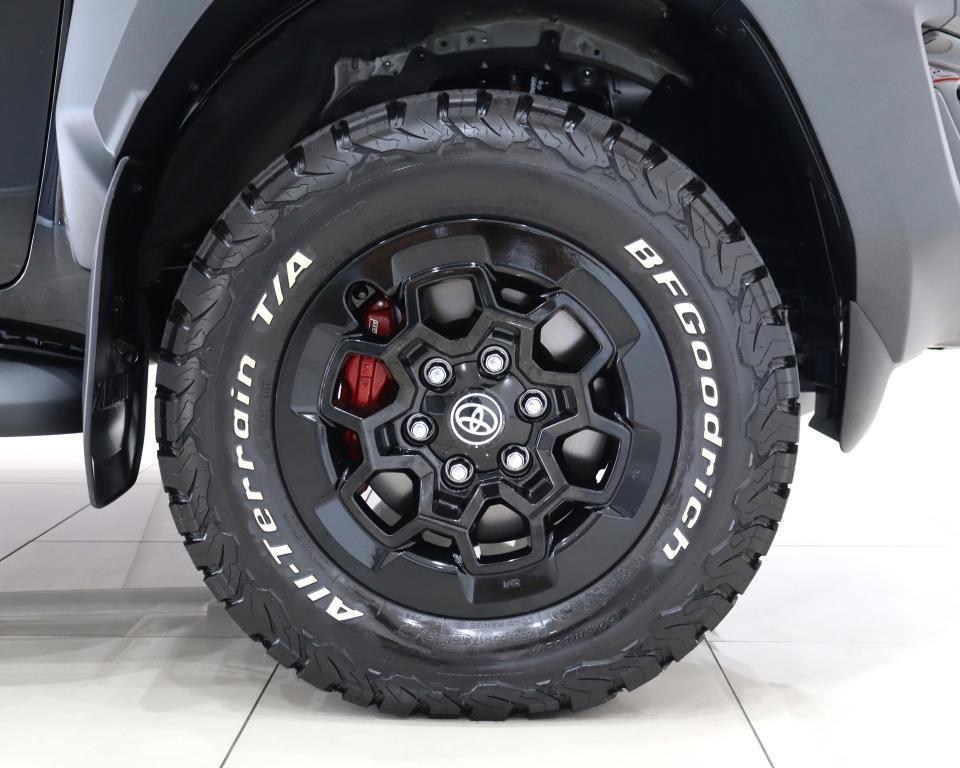 TOYOTA HILUX - Image 7