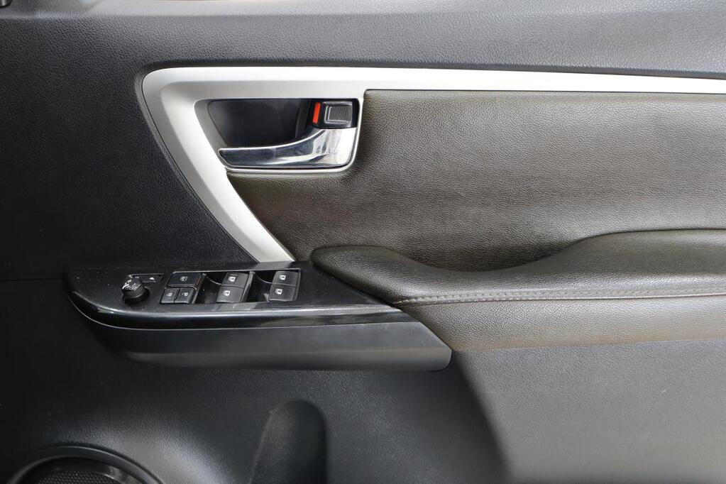 TOYOTA FORTUNER - Image 10