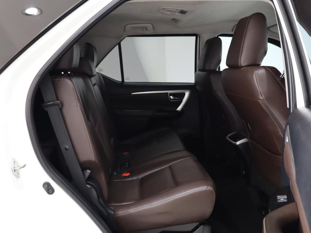 TOYOTA FORTUNER - Image 13