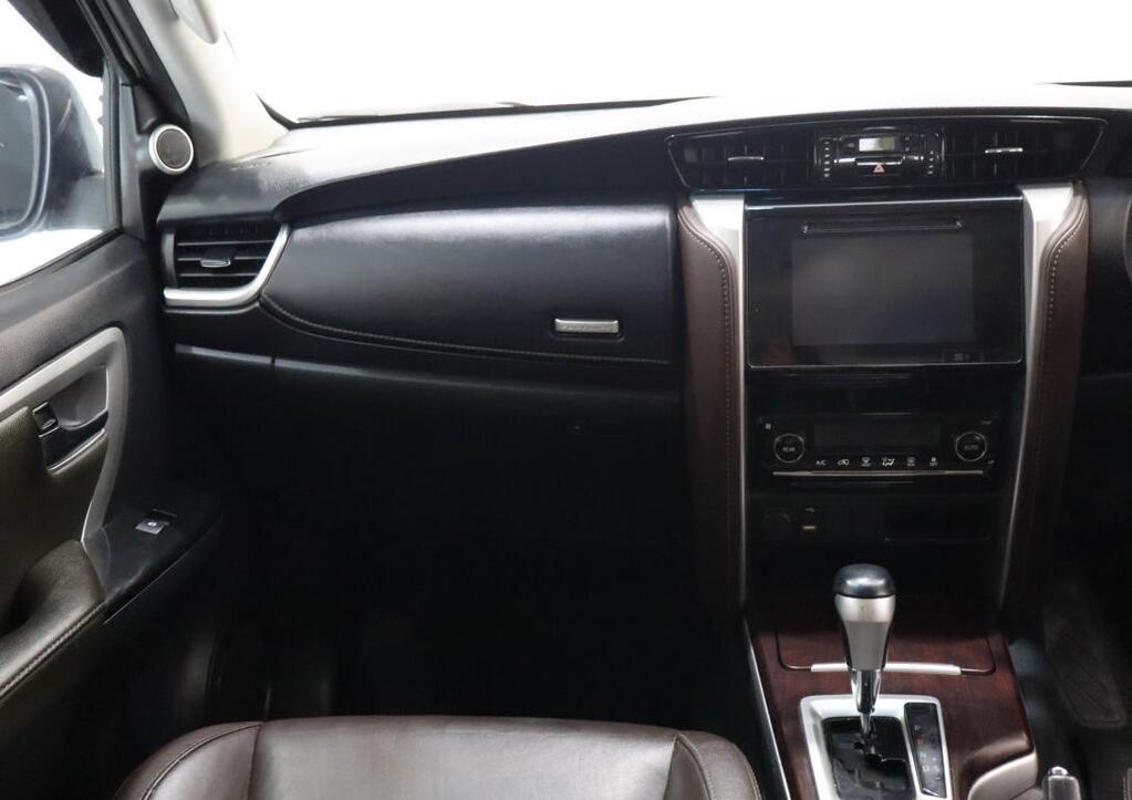 TOYOTA FORTUNER - Image 16