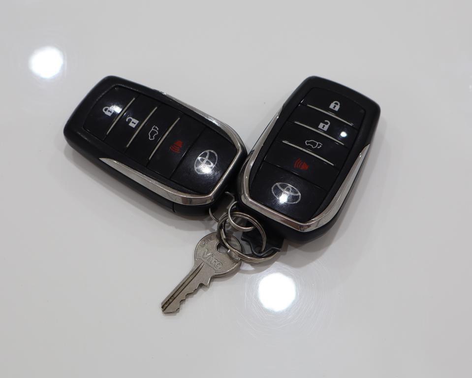 TOYOTA FORTUNER - Image 18