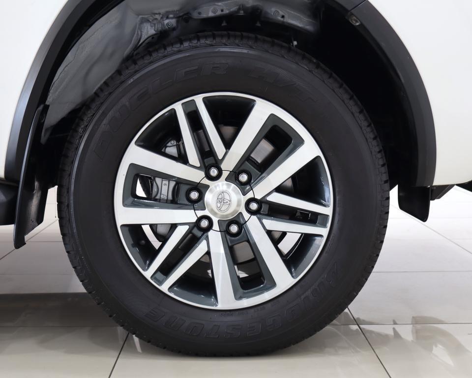 TOYOTA FORTUNER - Image 7