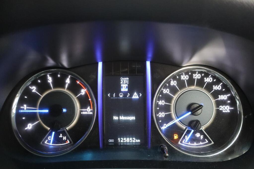 TOYOTA FORTUNER - Image 8