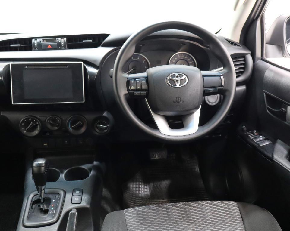 TOYOTA HILUX - Image 14