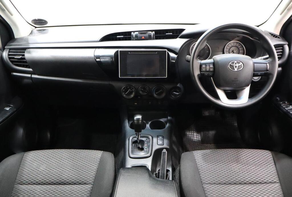 TOYOTA HILUX - Image 15