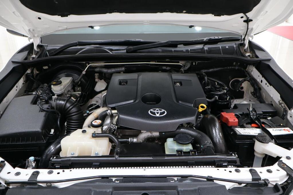 TOYOTA HILUX - Image 18