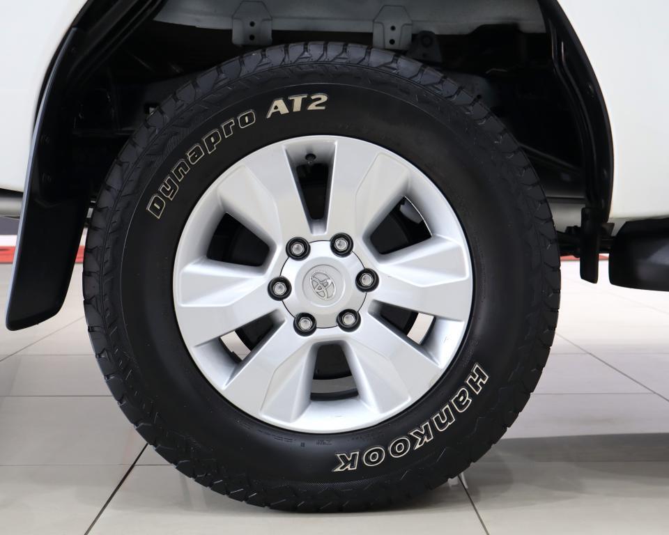TOYOTA HILUX - Image 6
