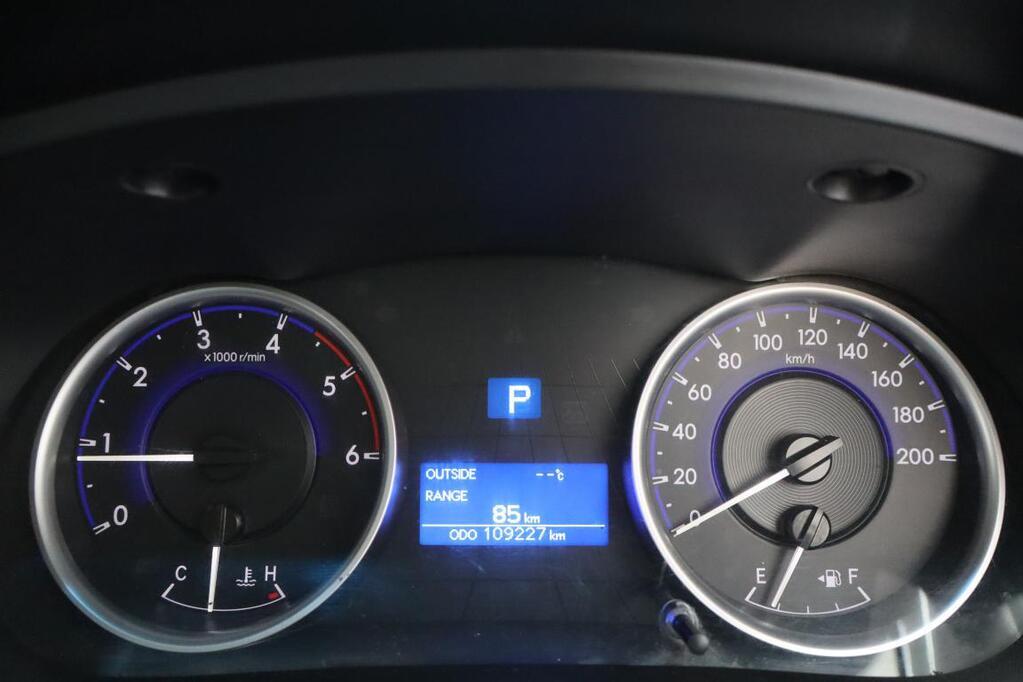 TOYOTA HILUX - Image 8