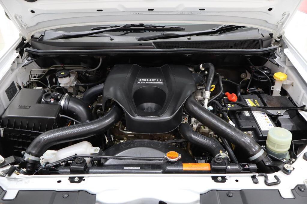 ISUZU D-MAX - Image 18