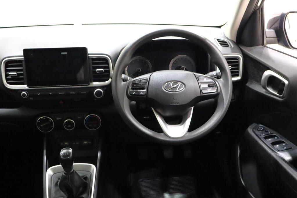 HYUNDAI VENUE - Image 11
