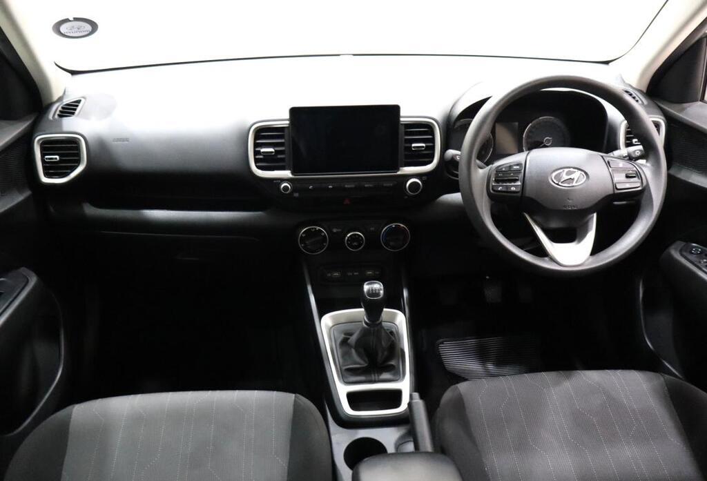 HYUNDAI VENUE - Image 12