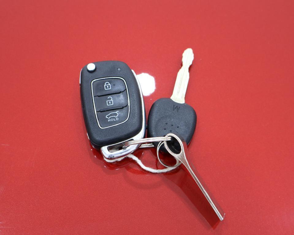 HYUNDAI VENUE - Image 18