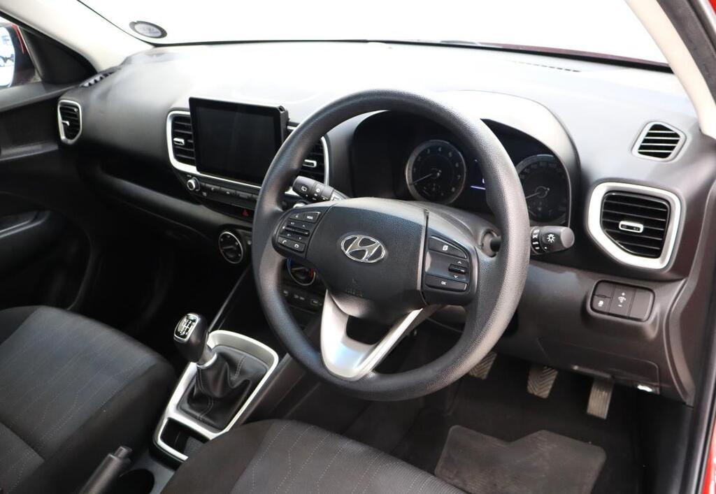 HYUNDAI VENUE - Image 9