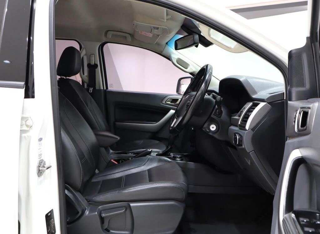 FORD EVEREST - Image 12