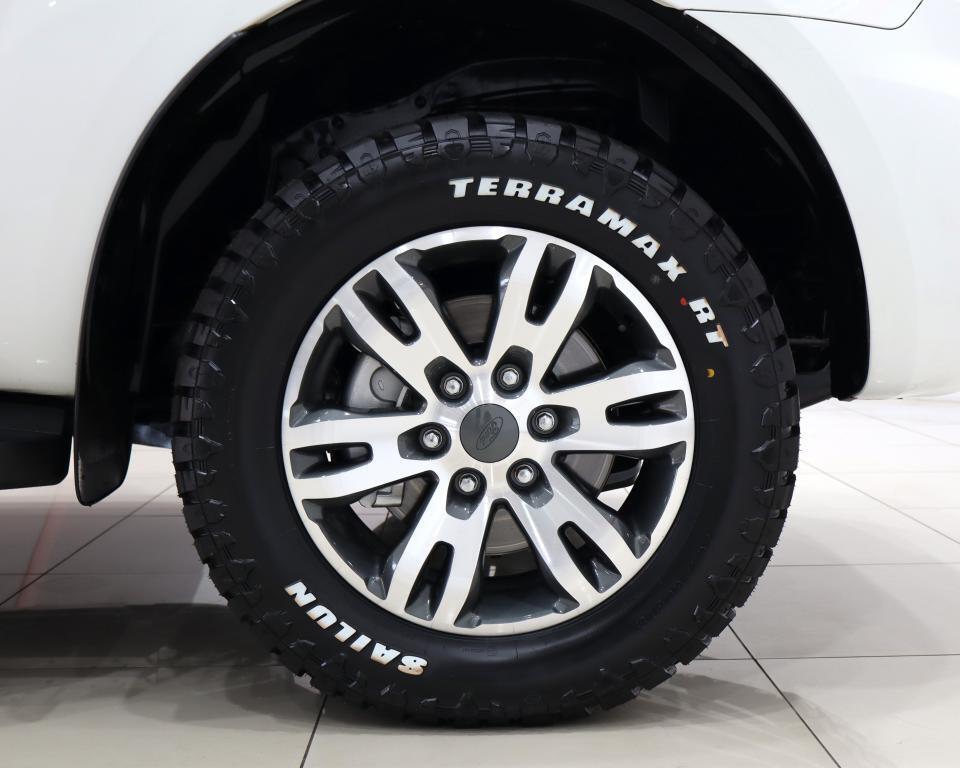FORD EVEREST - Image 7