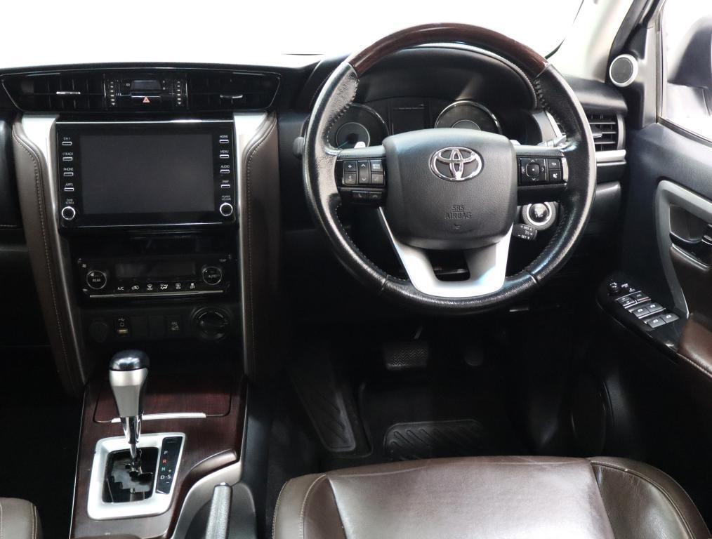 TOYOTA FORTUNER - Image 11