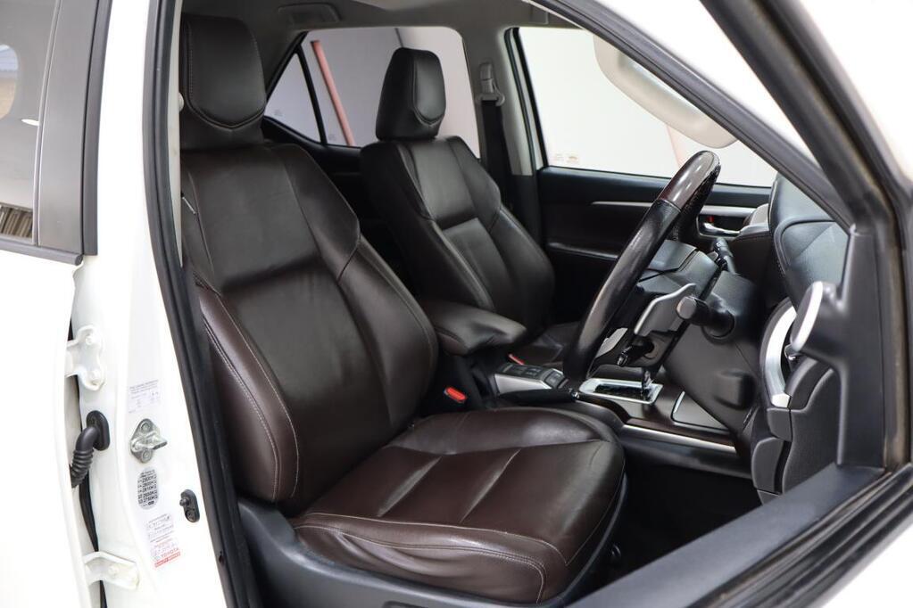 TOYOTA FORTUNER - Image 16