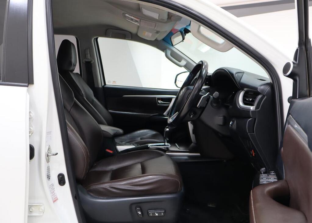 TOYOTA FORTUNER - Image 17