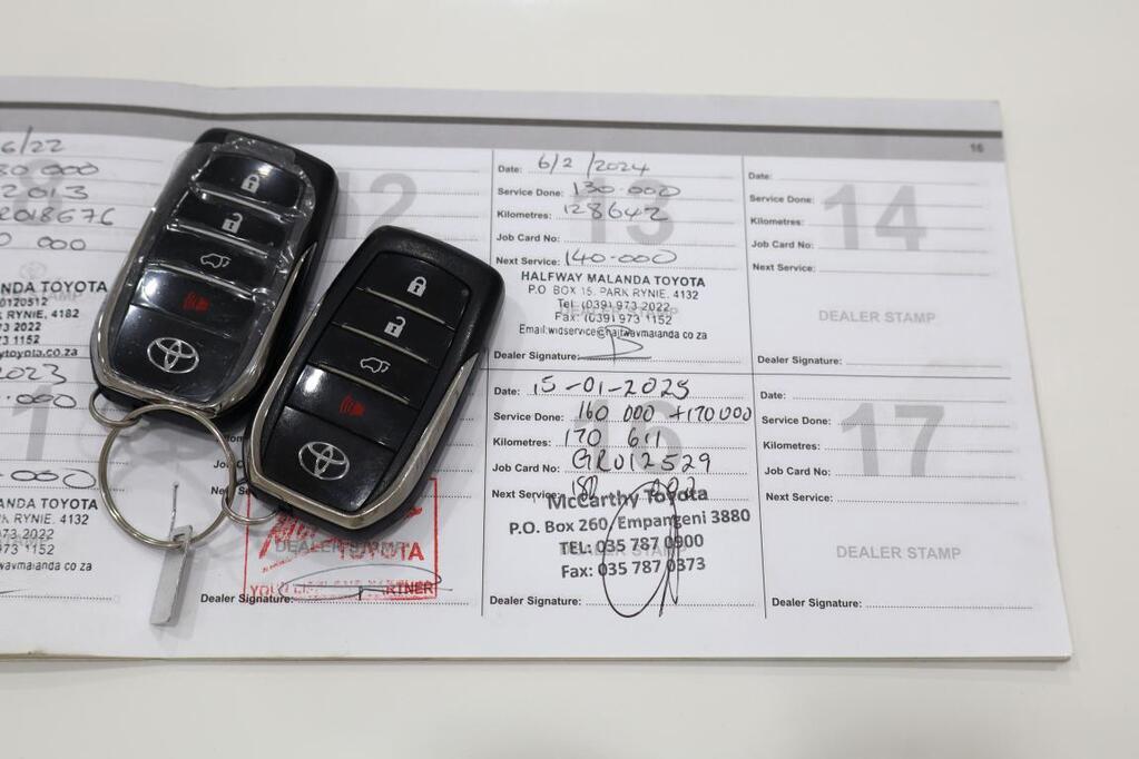 TOYOTA FORTUNER - Image 19