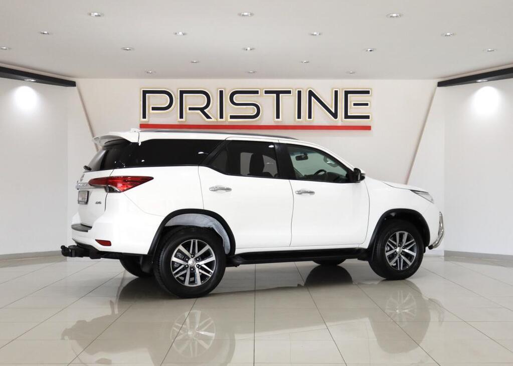 TOYOTA FORTUNER - Image 6