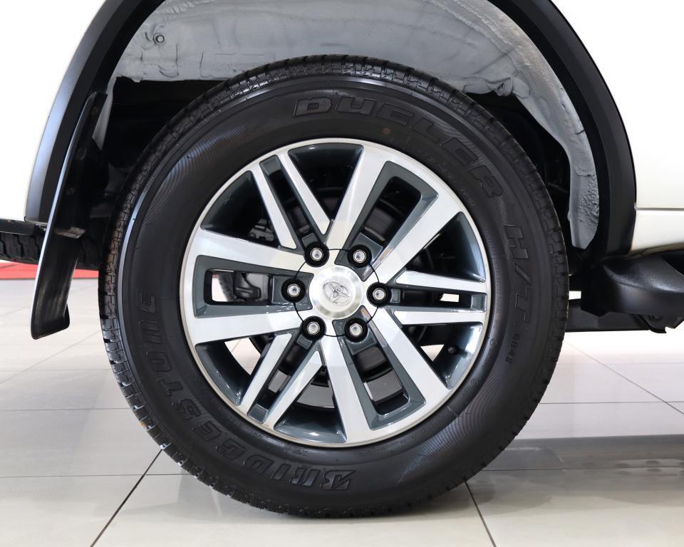 TOYOTA FORTUNER - Image 7