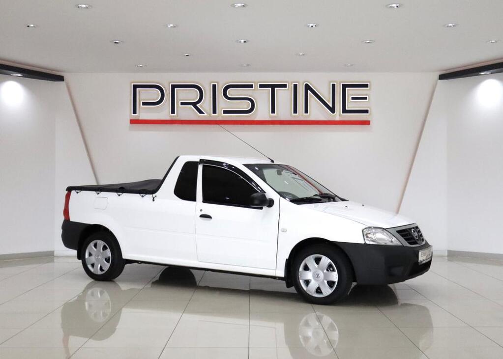 NISSAN NP200