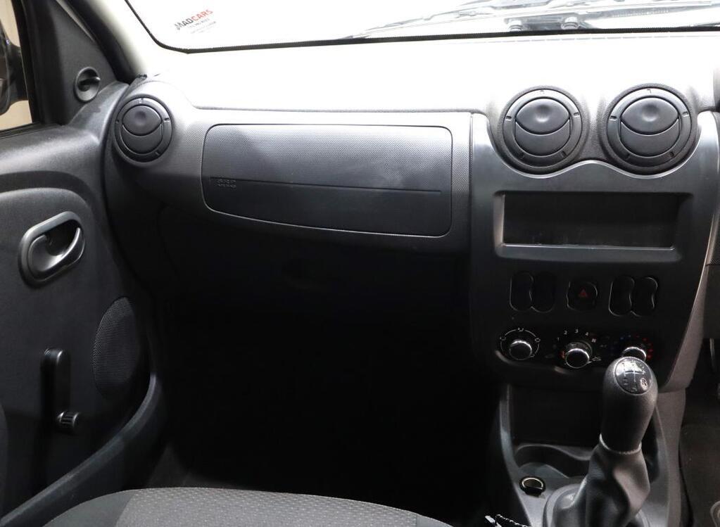NISSAN NP200 - Image 13