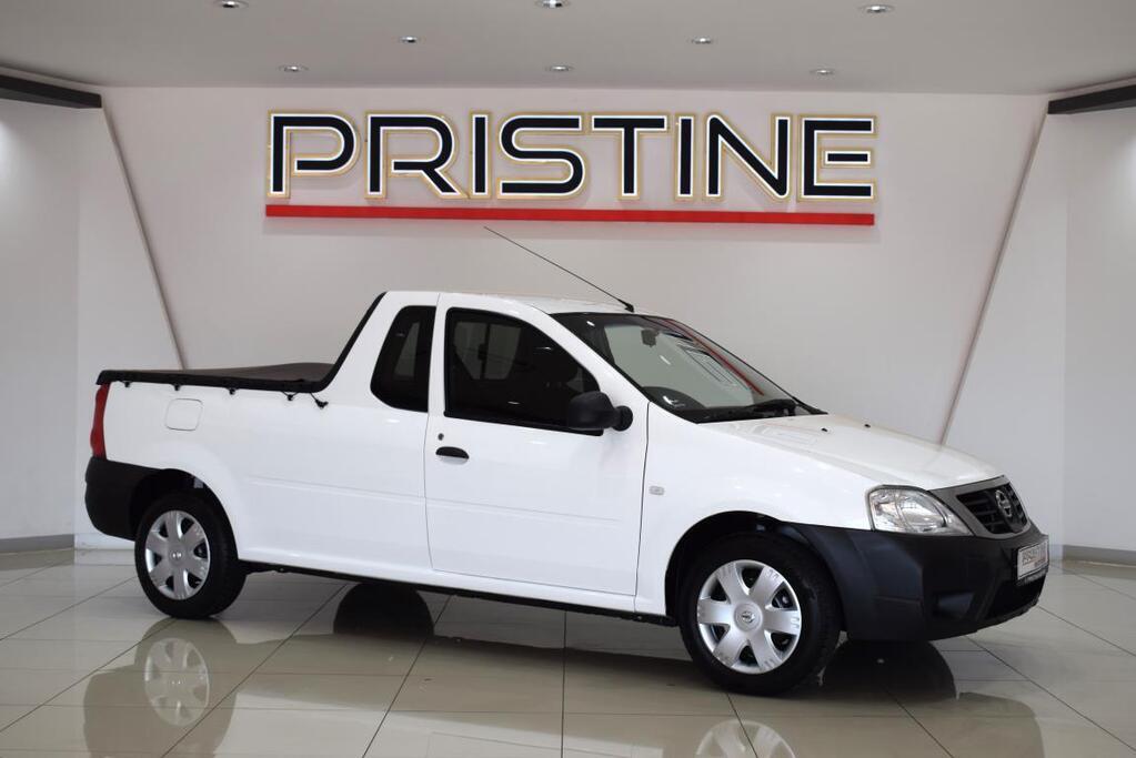 NISSAN NP200