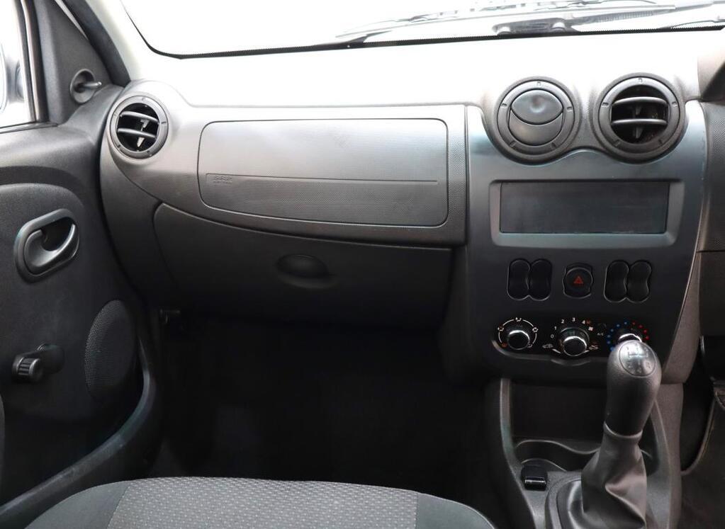 NISSAN NP200 - Image 15